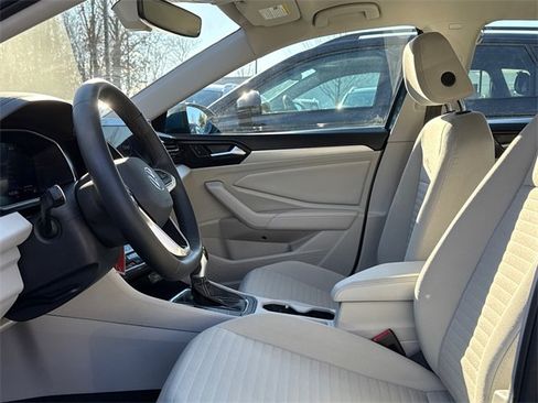 Certified 2025 Volkswagen Jetta S image 10