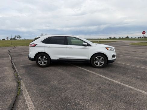 Used 2020 Ford Edge SEL w/ Convenience Package FWD image 2