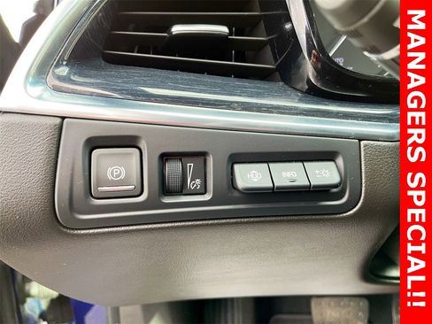 Used 2024 Cadillac XT5 Premium Luxury w/ Technology Package image 10