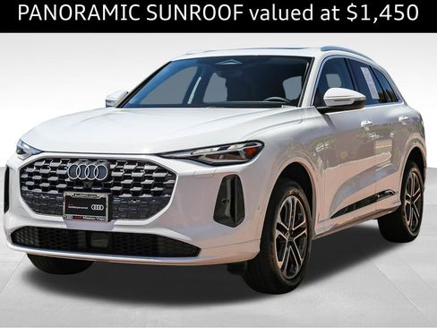 Certified 2025 Audi Q5 Premium w/ Convenience Package AWD/4WD image 3