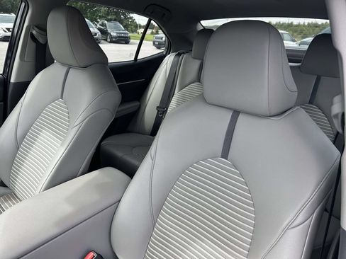 Used 2021 Toyota Camry SE FWD image 18