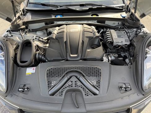 Certified 2023 Porsche Macan GTS AWD/4WD image 19