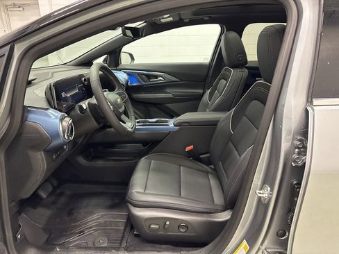 New 2026 Chevrolet Equinox EV LT w/ Convenience Package II AWD/4WD image 9