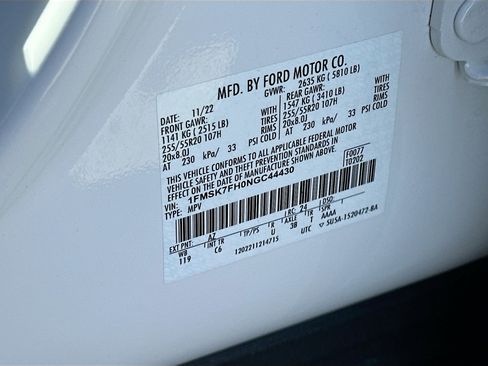 Certified 2022 Ford Explorer Limited w/ Limited Technology Package image 33