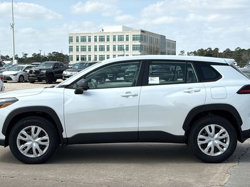 Used 2026 Toyota Corolla Cross L image 8