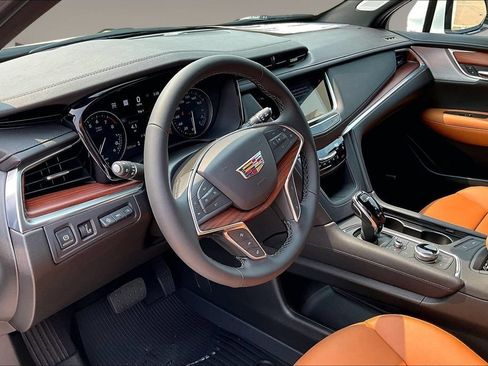 New 2026 Cadillac XT5 Premium Luxury w/ Driver Assist Package AWD/4WD image 6