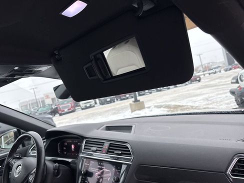 Used 2020 Volkswagen Tiguan SEL Premium R-Line image 42