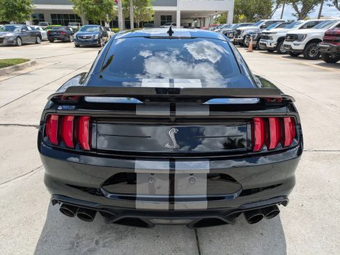 Certified 2022 Ford Mustang Shelby GT500 w/ Technology Package RWD image 5