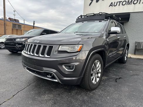 Used 2015 Jeep Grand Cherokee Overland w/ Advanced Technology Group AWD/4WD image 2