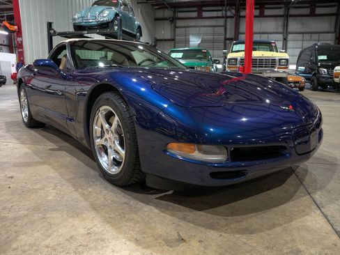 Used 2000 Chevrolet Corvette Convertible w/ Memory Pkg RWD image 26