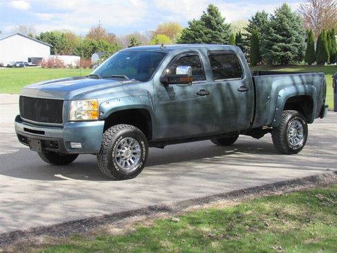 Used 2007 Chevrolet Silverado 2500 LT w/ 1LT Convenience Package AWD/4WD image 4