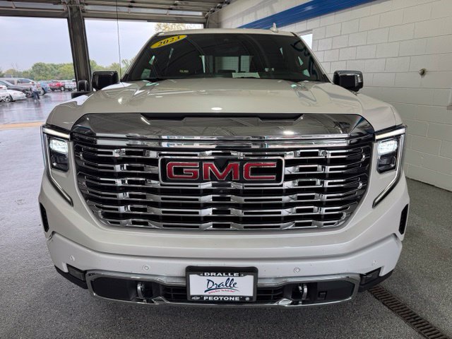 Used 2023 GMC Sierra 1500 Denali w/ Denali Reserve Package AWD/4WD image 3