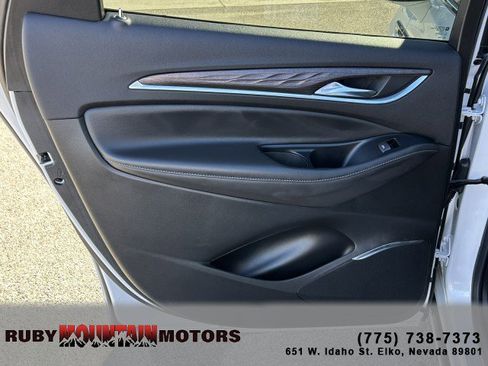 Used 2024 Buick Enclave Avenir image 19