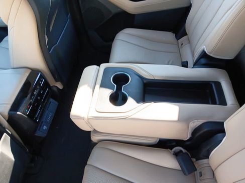 Used 2023 Acura MDX SH-AWD w/ Technology Package image 18