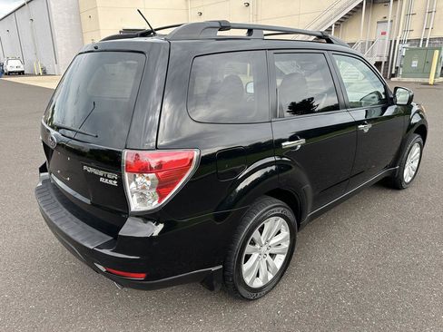 Used 2013 Subaru Forester 2.5X Premium w/ Popular Pkg 1 AWD/4WD image 6