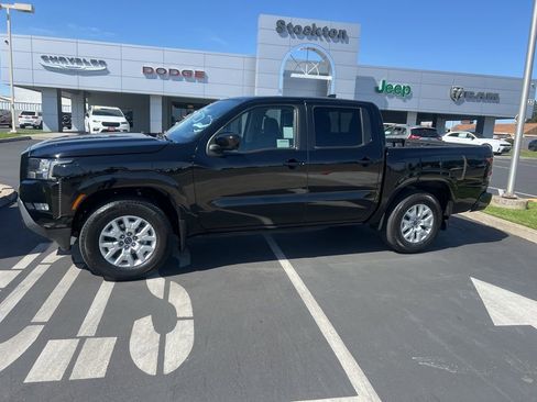 Used 2024 Nissan Frontier SV w/ SV Convenience Package RWD image 3