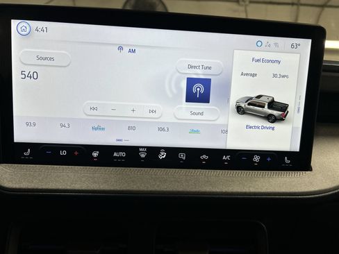 Used 2025 Ford Maverick XLT w/ Equipment Group 301A AWD/4WD image 14