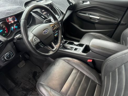 Used 2017 Ford Escape Titanium image 10