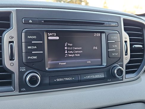 Used 2018 Kia Sportage LX image 18