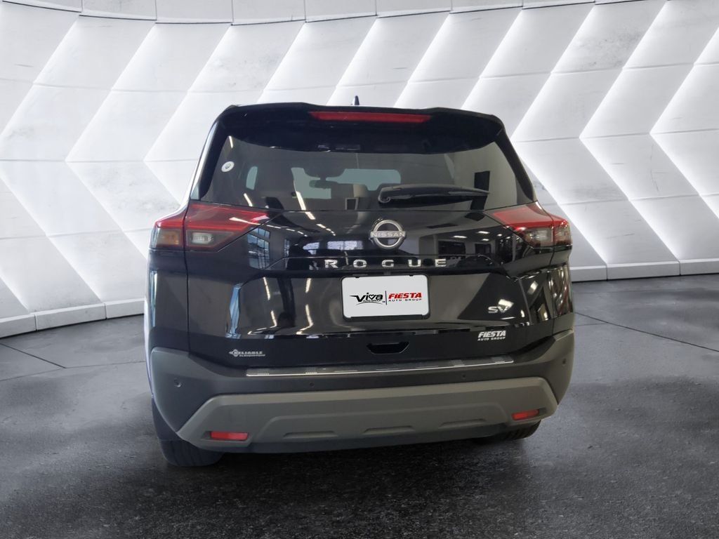 Used 2023 Nissan Rogue SV FWD image 5