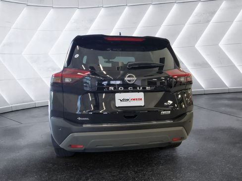 Used 2023 Nissan Rogue SV FWD image 5