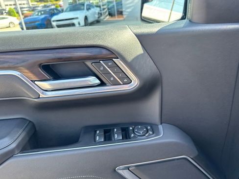 Used 2025 GMC Sierra 1500 SLT RWD image 21