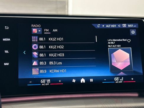 Certified 2025 BMW X2 xDrive28i w/ Technology Package image 21