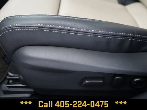 Used 2025 Subaru Outback Limited AWD/4WD image 17