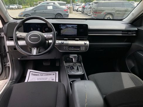 Used 2025 Hyundai Kona SEL FWD image 29