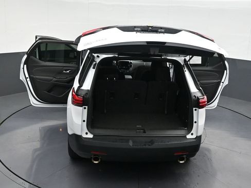 Used 2024 Chevrolet Traverse LT image 36