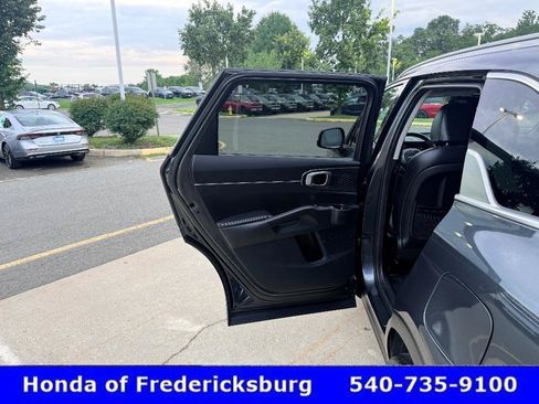 Used 2025 Kia Sorento EX w/ Panoramic Sunroof Package FWD image 15
