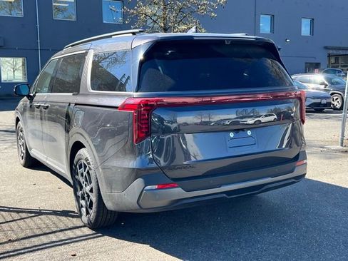 Certified 2025 Kia Carnival SX Prestige image 9