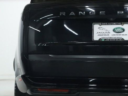 Used 2023 Land Rover Range Rover Long Wheelbase SE AWD/4WD image 42