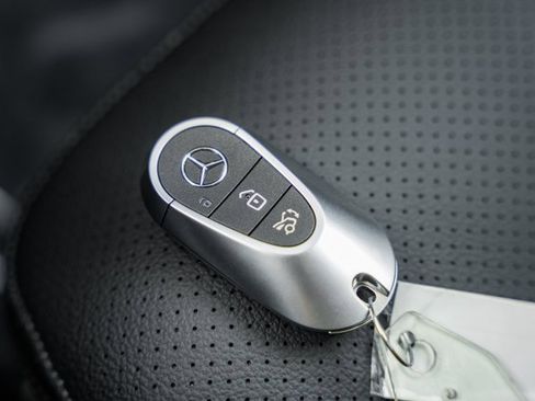 New 2025 Mercedes-Benz GLC 350e 4MATIC image 41