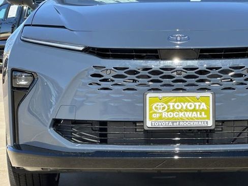 Certified 2025 Toyota Crown Signia Limited w/ Advanced Technology Package image 8