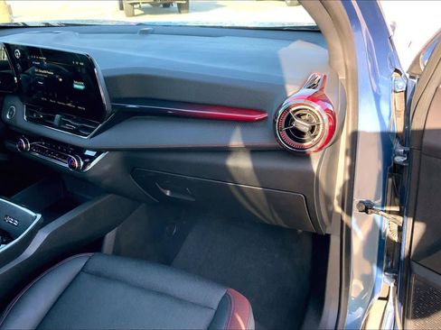 Certified 2025 Chevrolet Equinox RS image 18