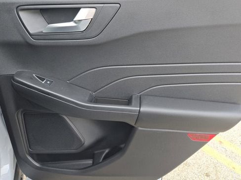 New 2025 Ford Escape ST-Line w/ Equipment Group 301A image 9