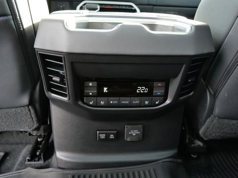 Used 2024 Toyota Sequoia Platinum image 17