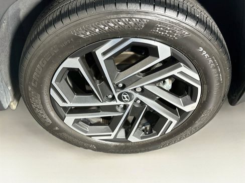 Used 2025 Hyundai Tucson Limited FWD image 11