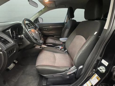Used 2018 Mitsubishi Outlander Sport LE FWD image 24