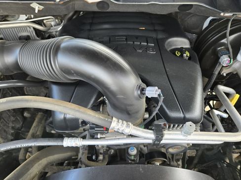 Used 2019 RAM 1500 Classic SLT AWD/4WD image 15