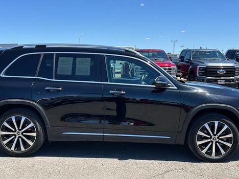 Used 2022 Mercedes-Benz GLB 250 w/ Premium Package Lite image 2