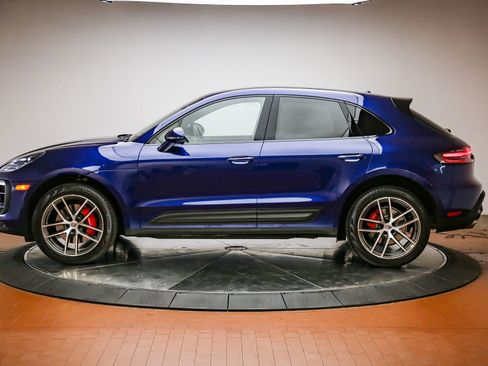 Certified 2023 Porsche Macan S AWD/4WD image 2