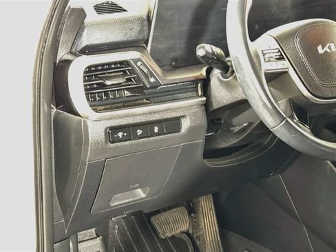 Used 2024 Kia Telluride LX FWD image 8