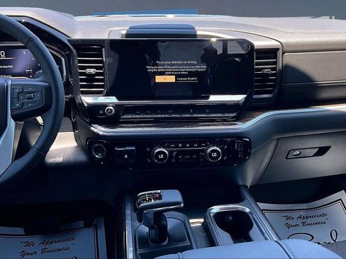 New 2025 GMC Sierra 1500 Elevation AWD/4WD image 7