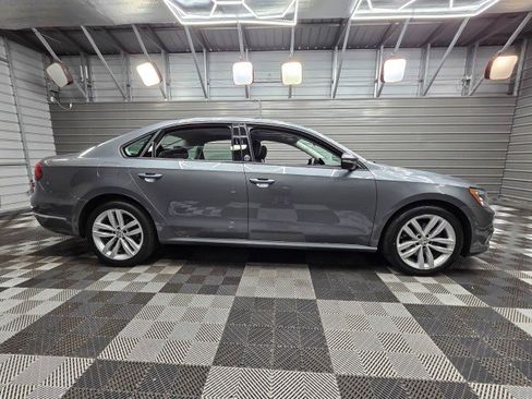 Used 2019 Volkswagen Passat 2.0T Wolfsburg w/ Wheels & Sunroof Package FWD image 9