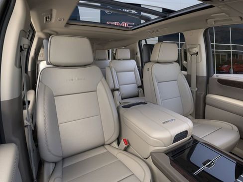 New 2026 GMC Yukon XL Denali w/ Denali Reserve Package AWD/4WD image 16