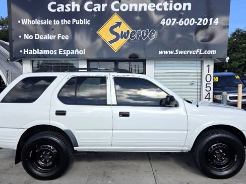 Used 2003 Isuzu Rodeo S RWD image 6