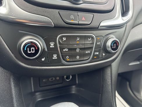 Used 2024 Chevrolet Equinox LT w/ LPO, Floor Liner Package AWD/4WD image 19
