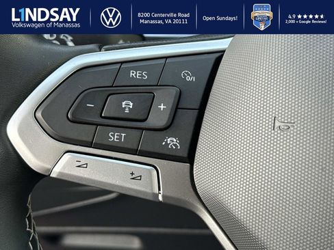 Used 2022 Volkswagen Tiguan SE w/ Panoramic Sunroof Package image 21